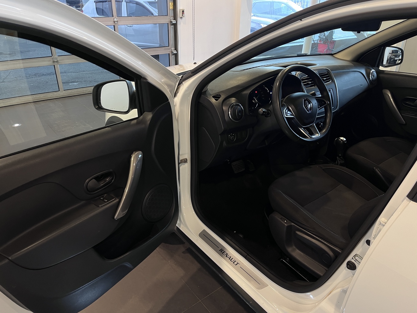 RENAULT LOGAN