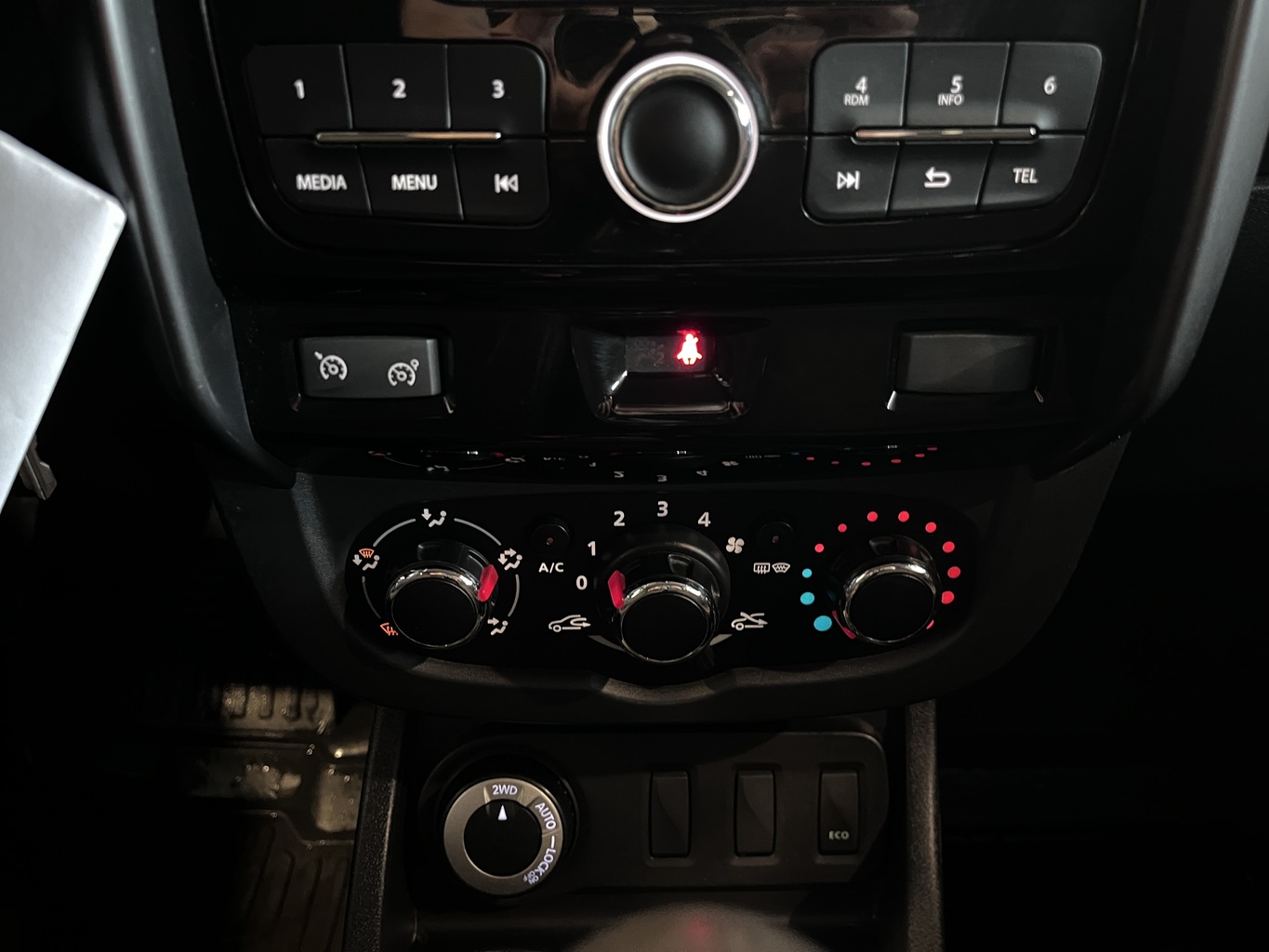 RENAULT DUSTER