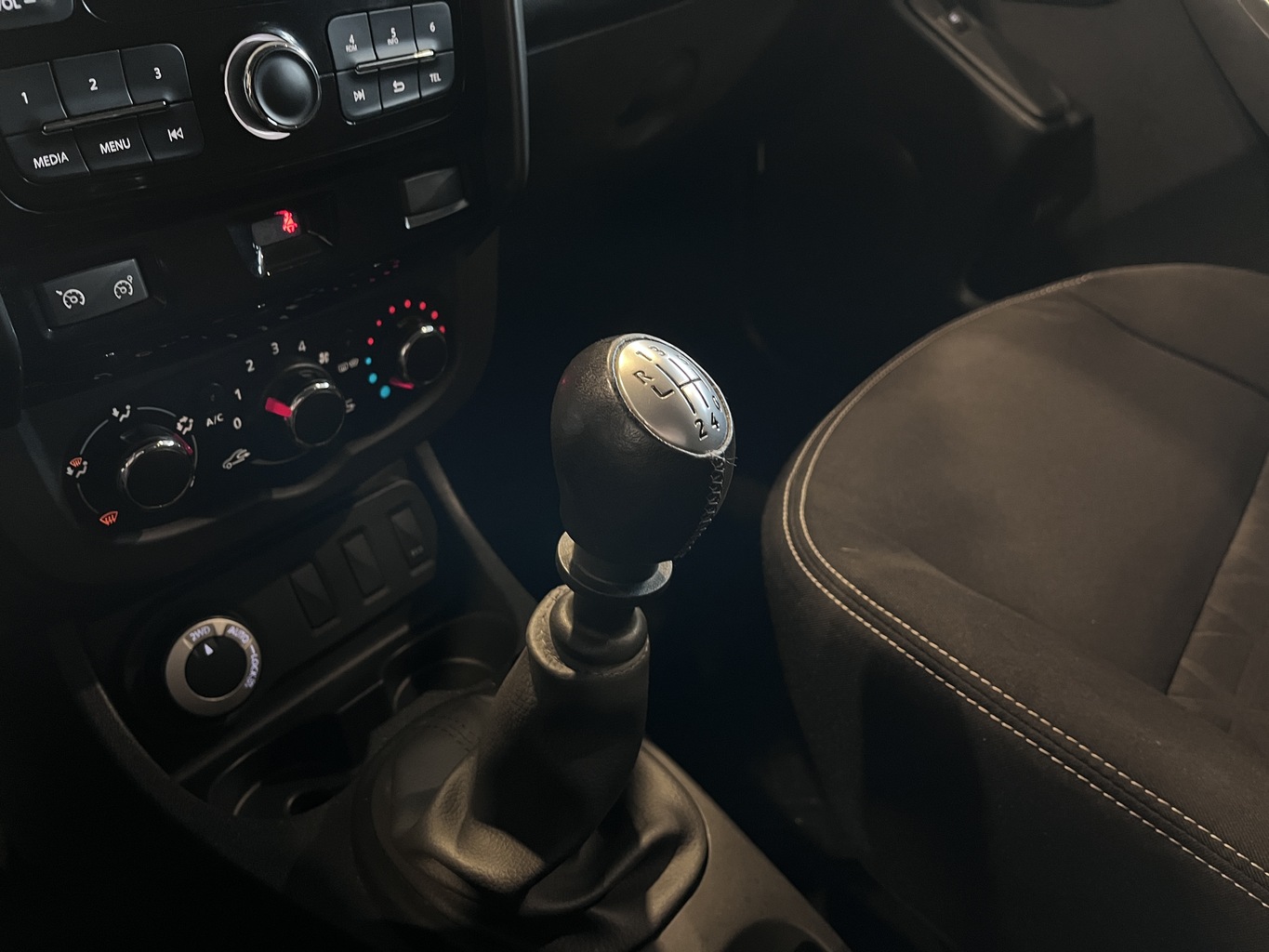 RENAULT DUSTER