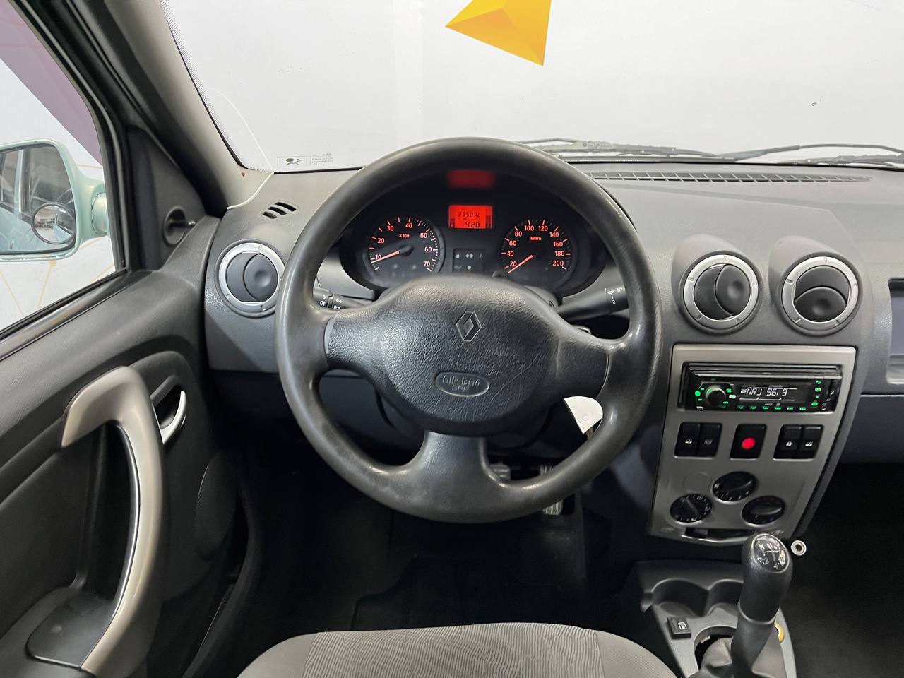 RENAULT LOGAN