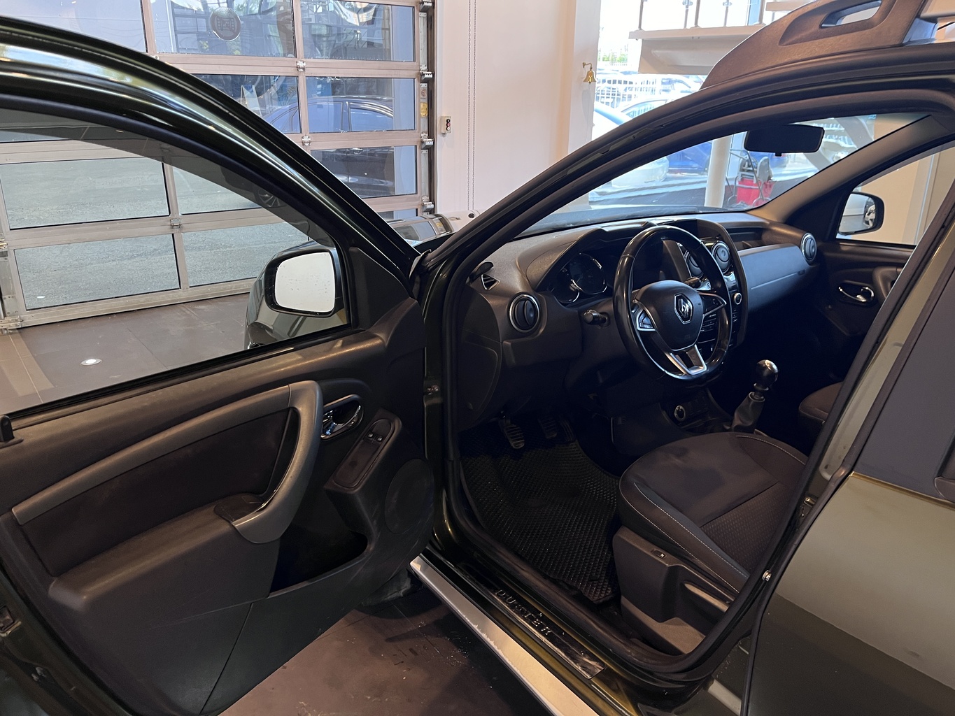 RENAULT DUSTER