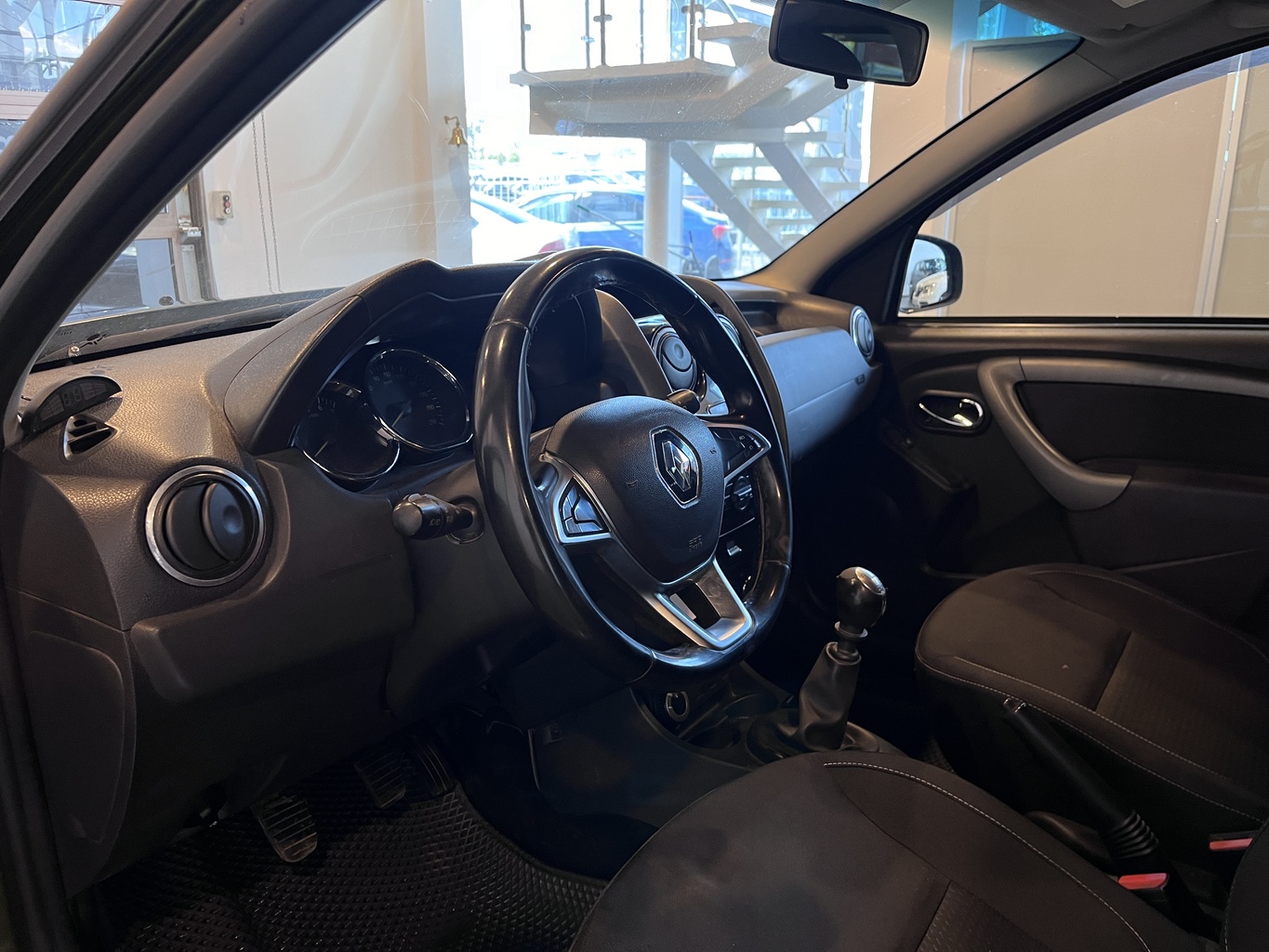 RENAULT DUSTER
