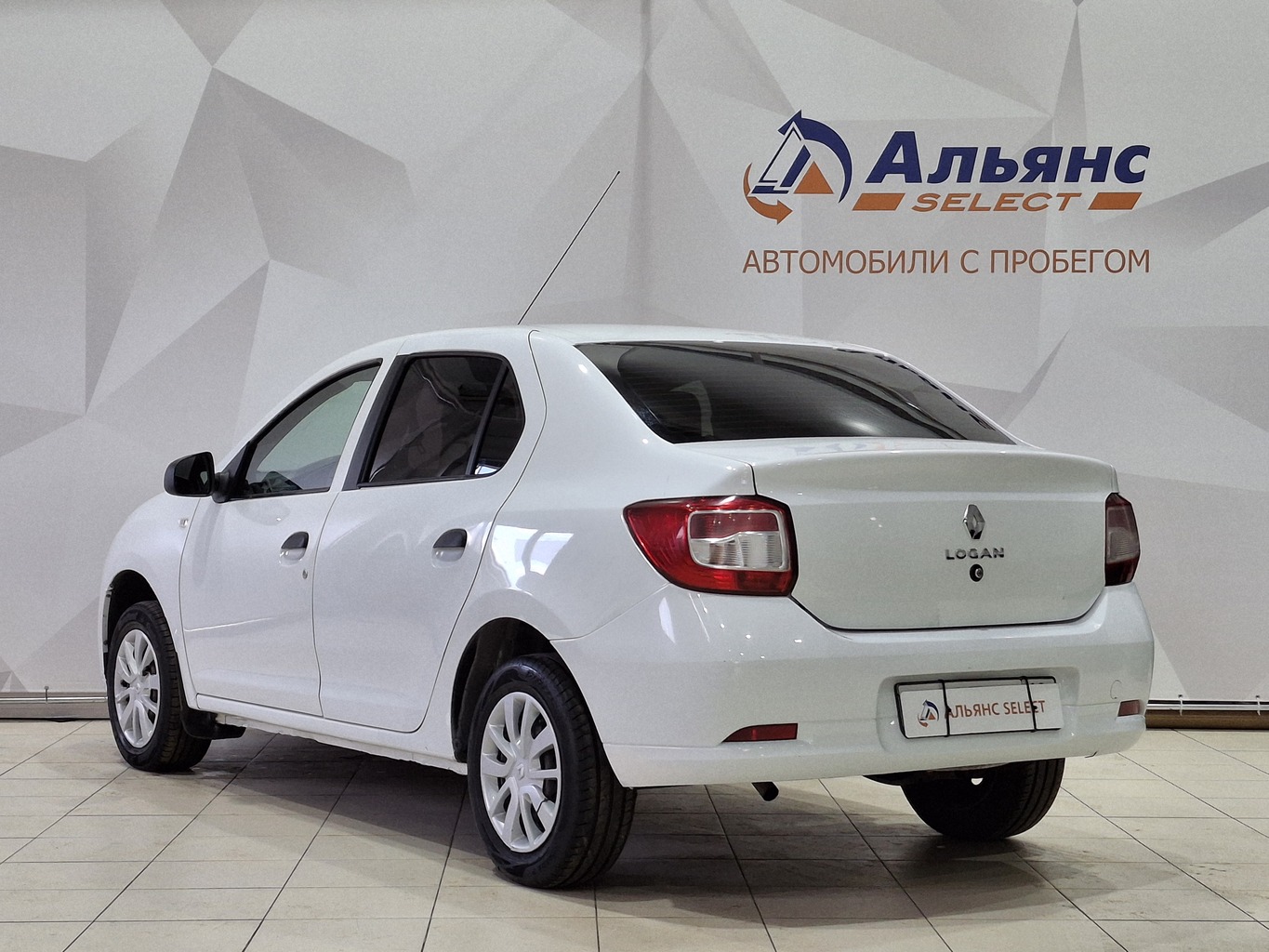 RENAULT LOGAN