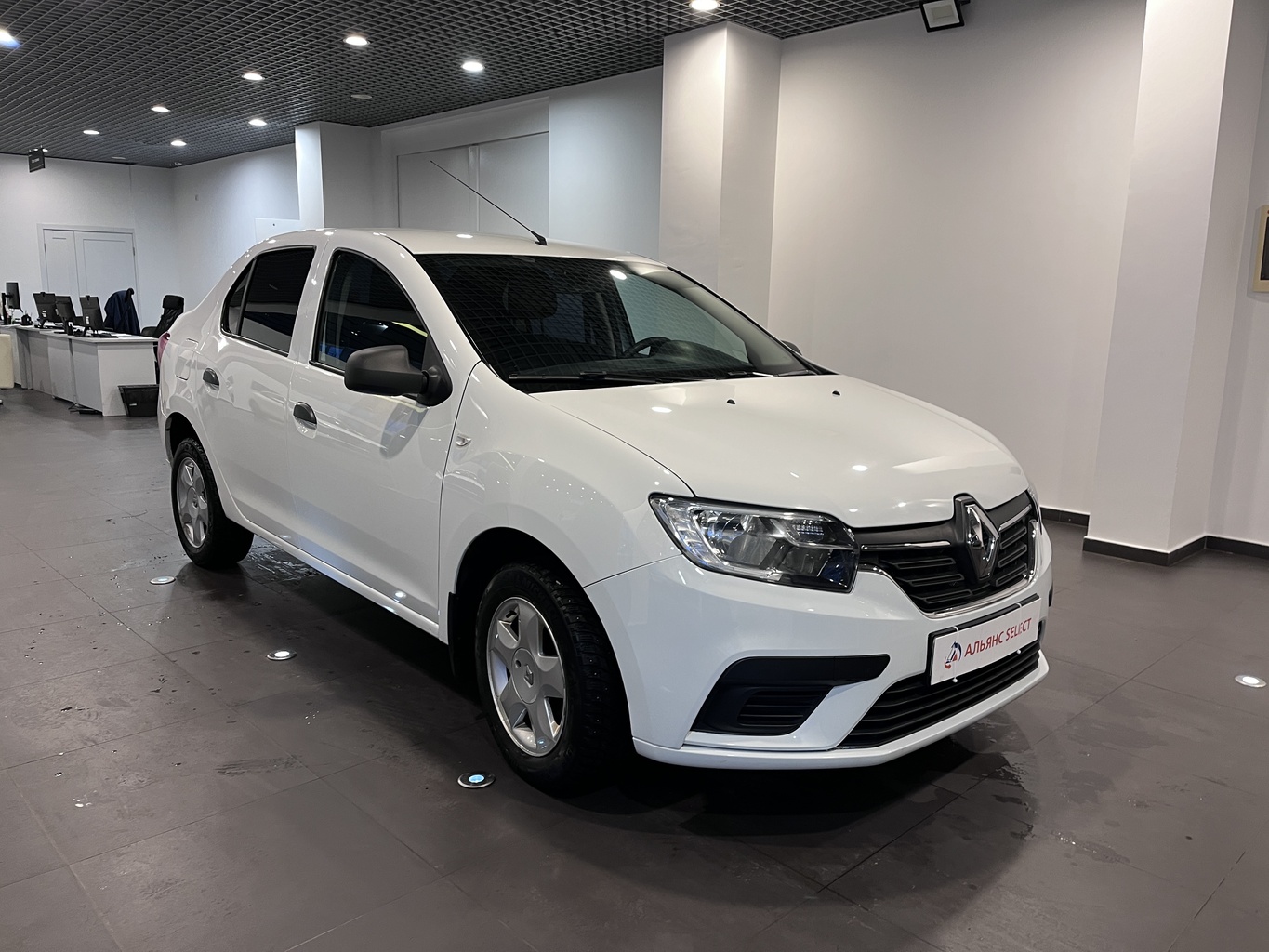 RENAULT LOGAN