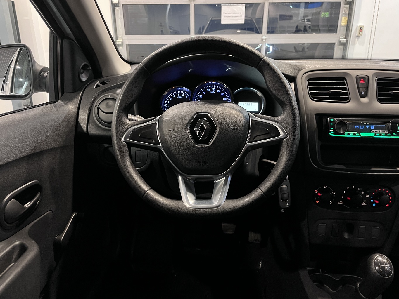 RENAULT LOGAN