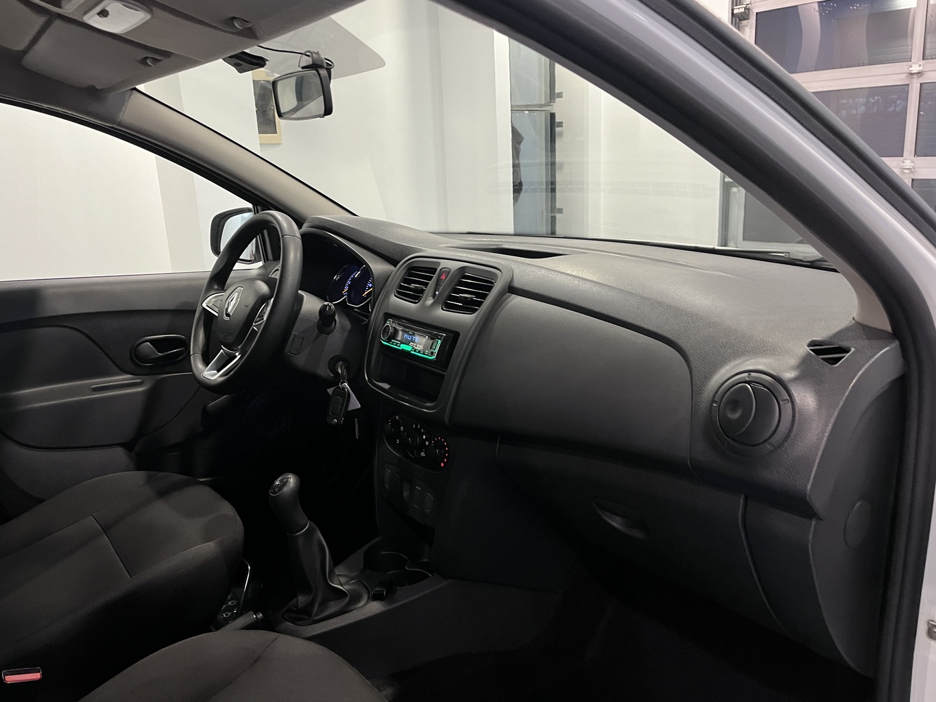 RENAULT LOGAN