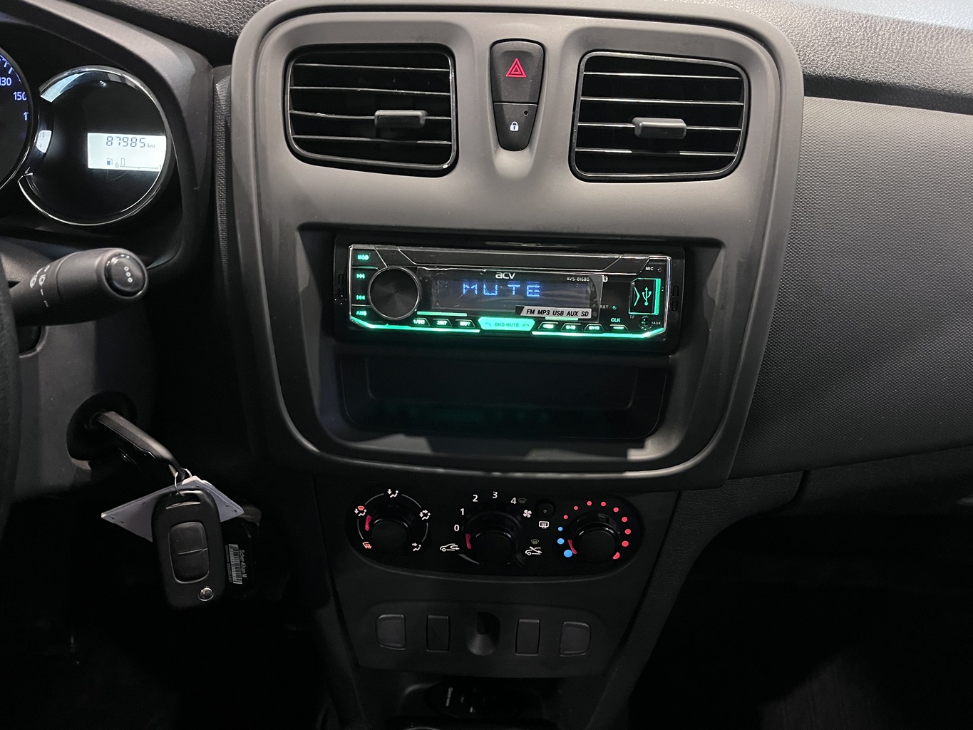 RENAULT LOGAN