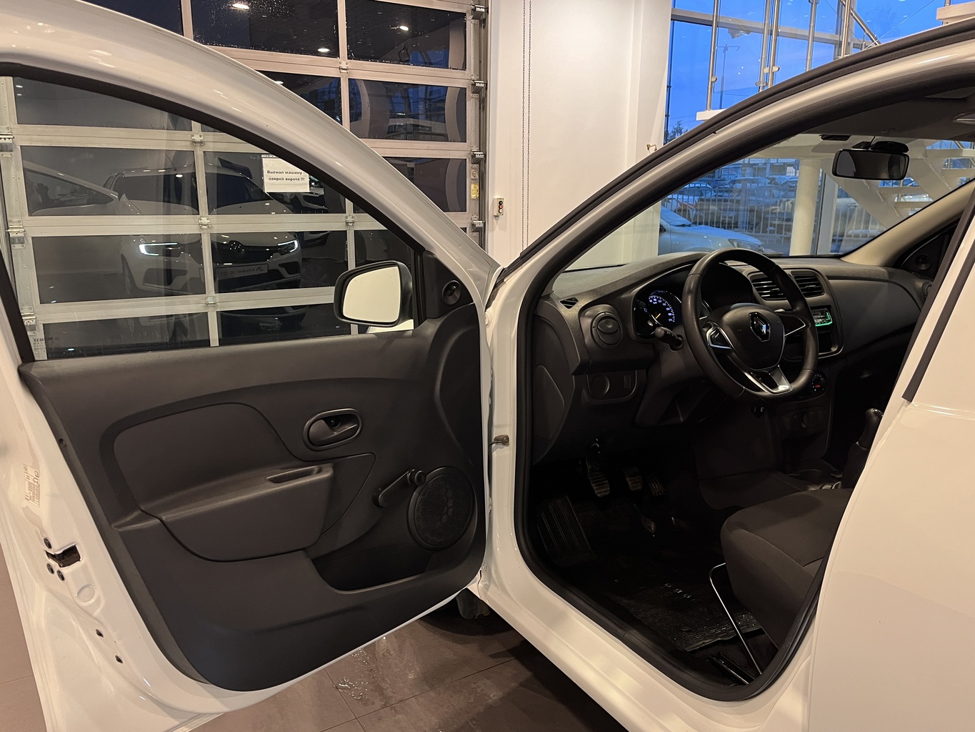 RENAULT LOGAN
