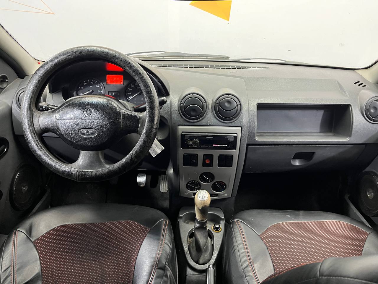 RENAULT LOGAN