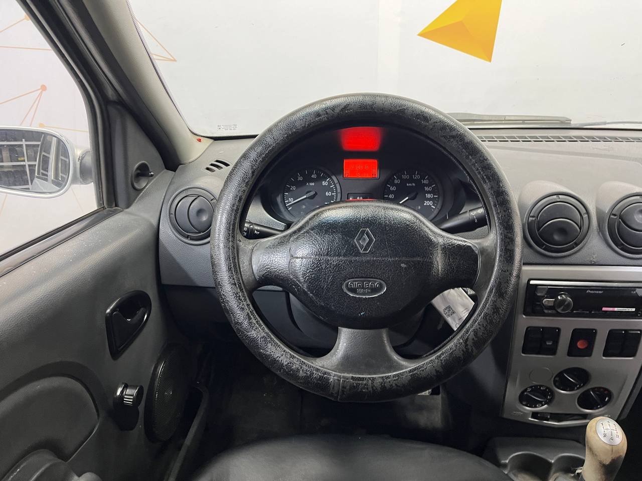 RENAULT LOGAN