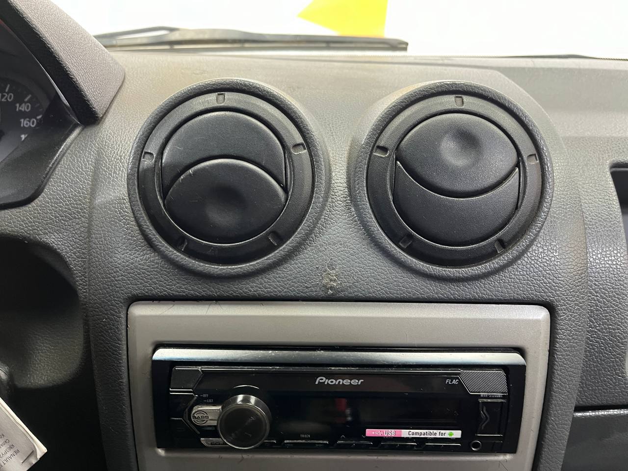 RENAULT LOGAN