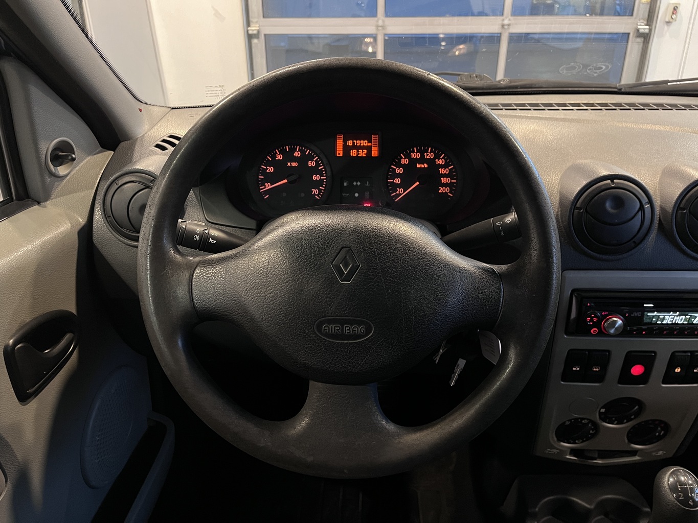 RENAULT LOGAN