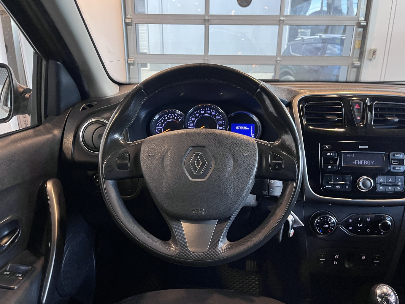 RENAULT SANDERO