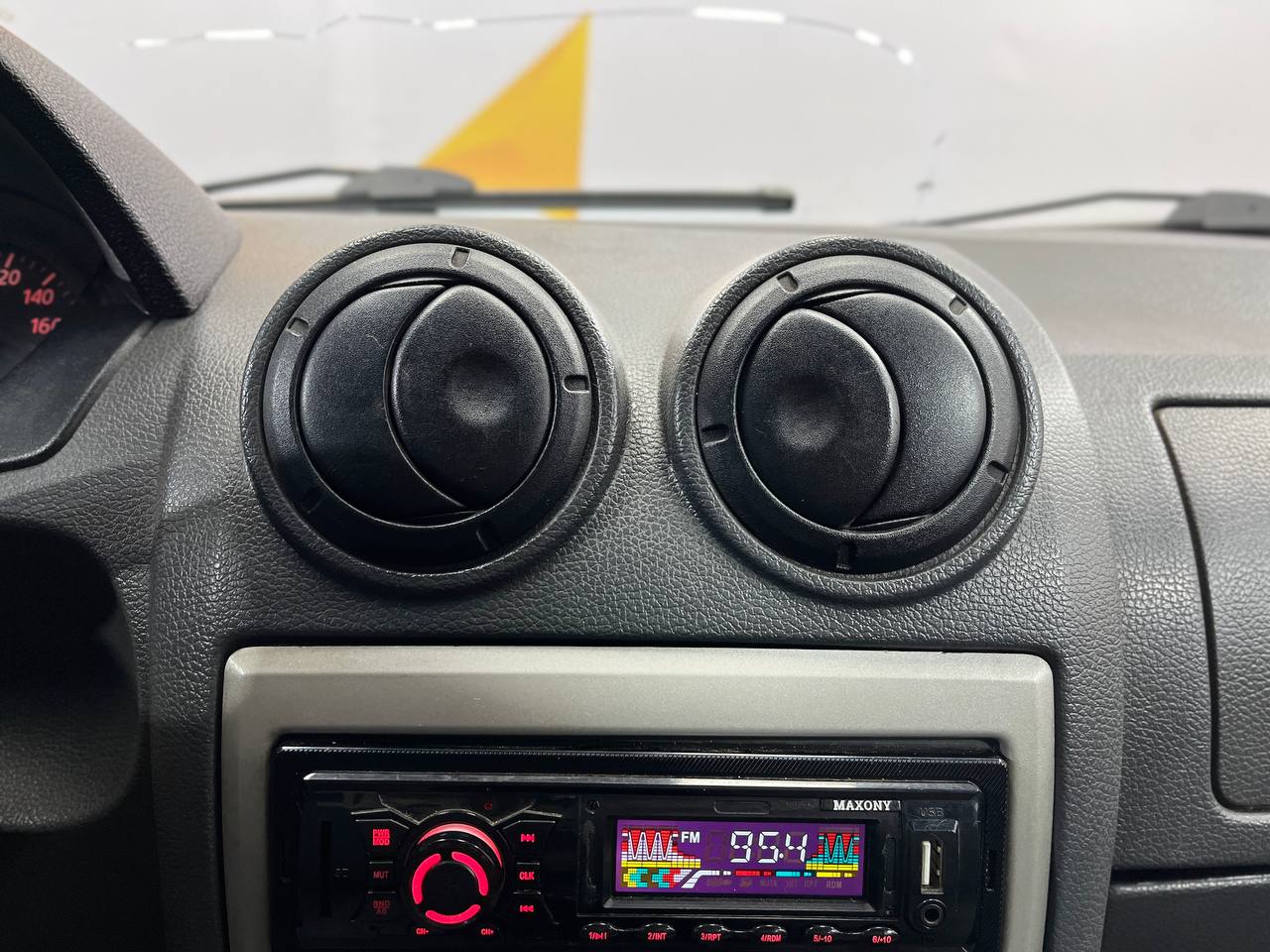 RENAULT LOGAN