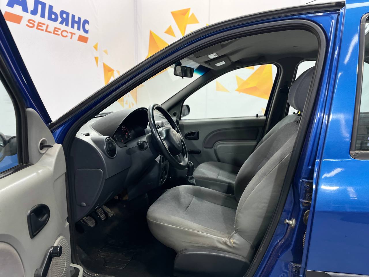 RENAULT LOGAN