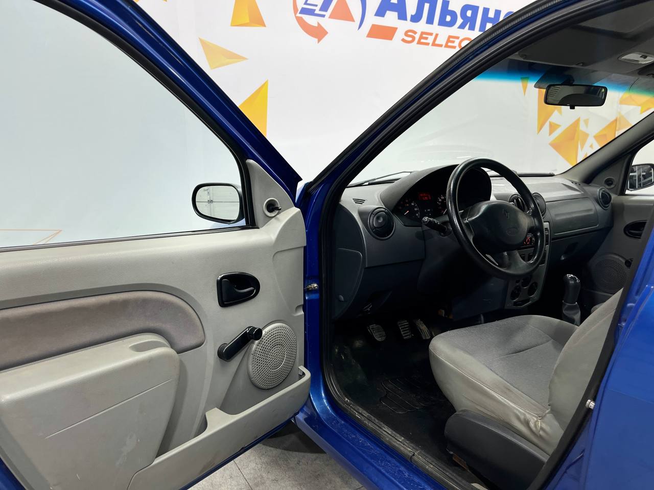 RENAULT LOGAN