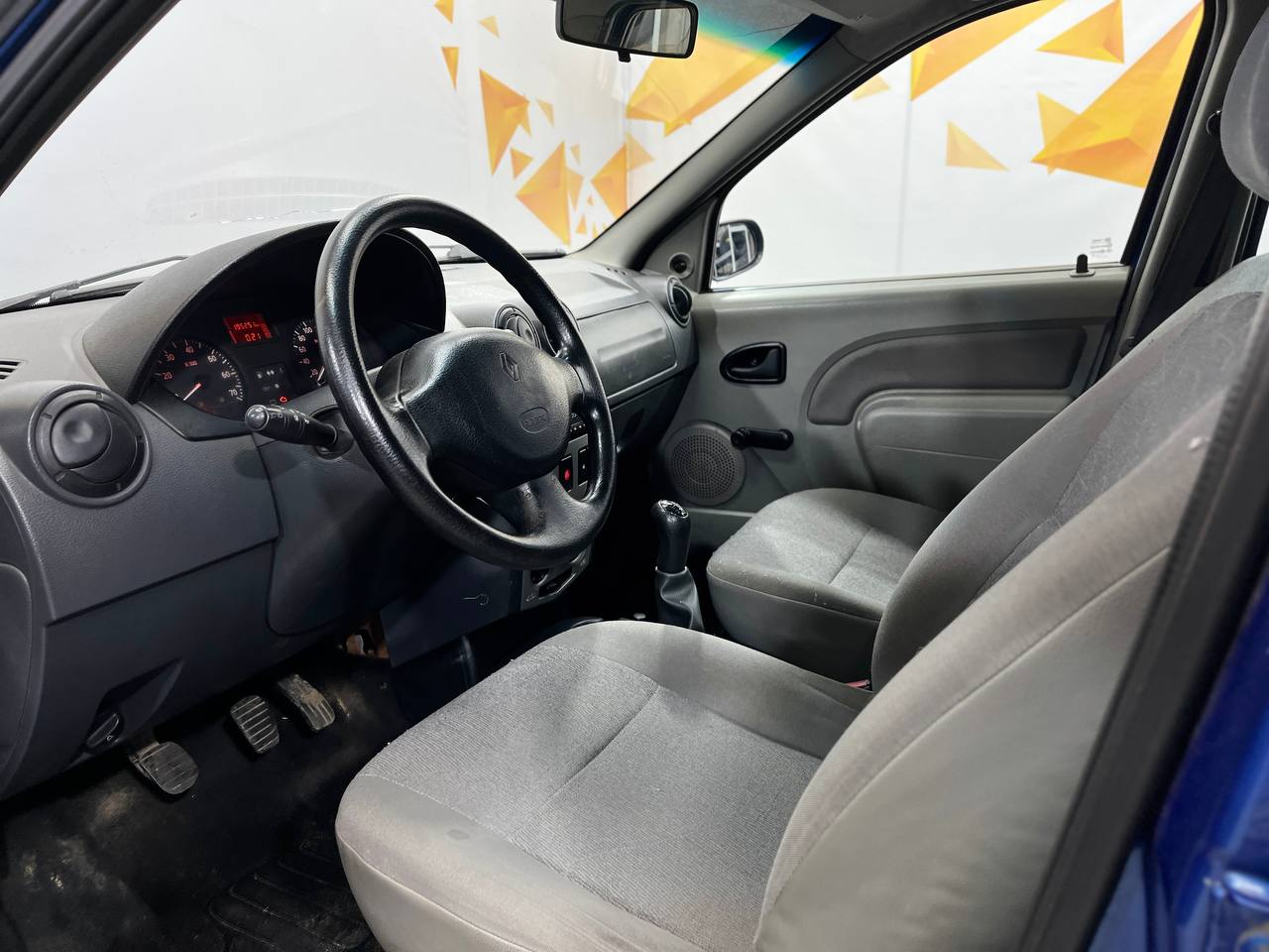 RENAULT LOGAN