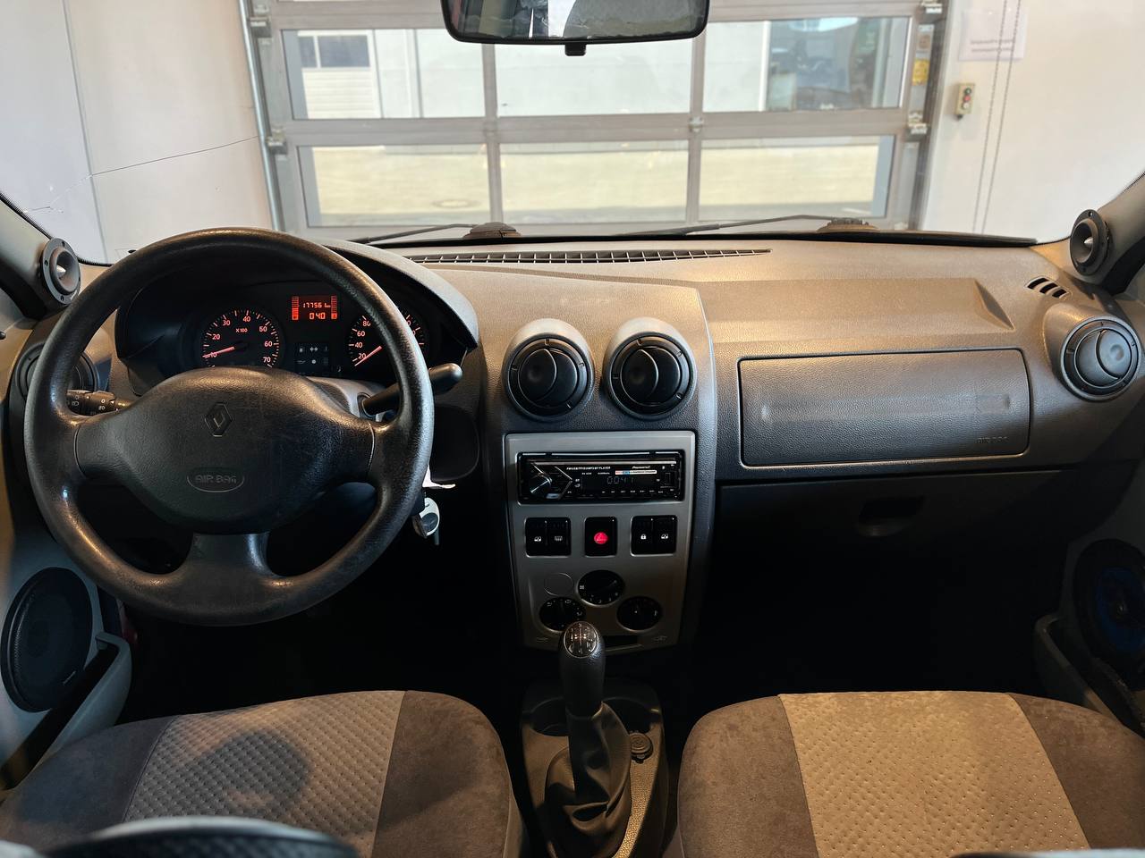 RENAULT LOGAN
