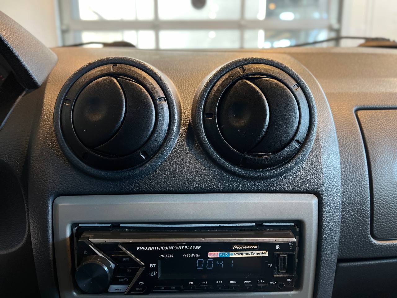 RENAULT LOGAN