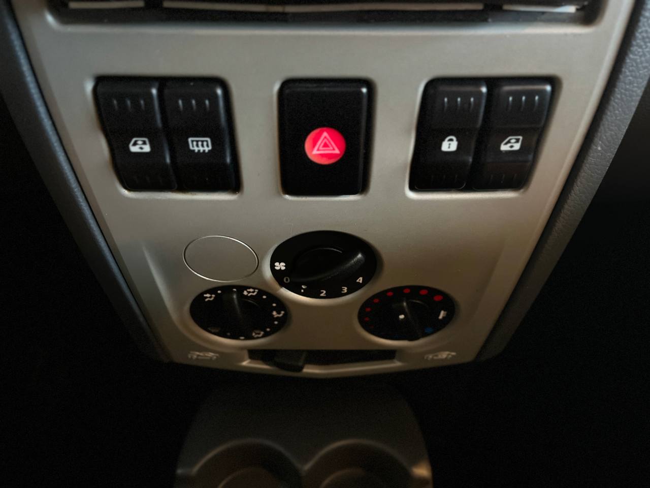 RENAULT LOGAN