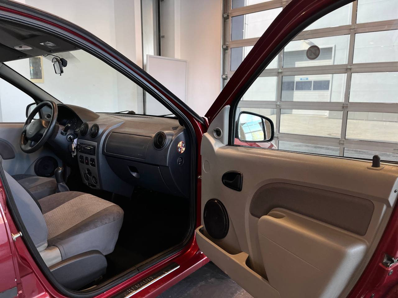 RENAULT LOGAN