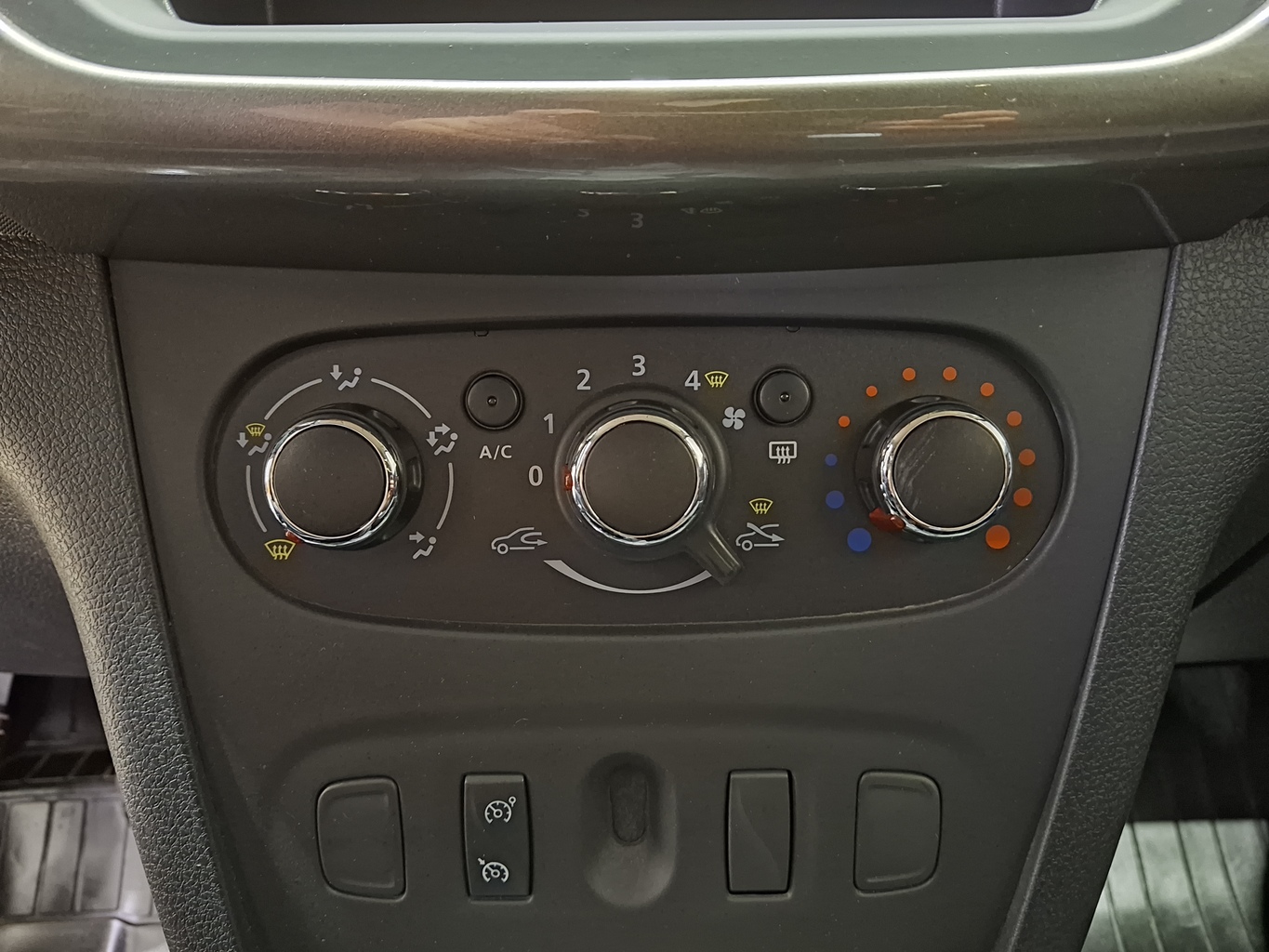 RENAULT SANDERO