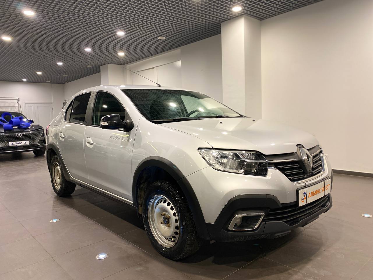 RENAULT LOGAN