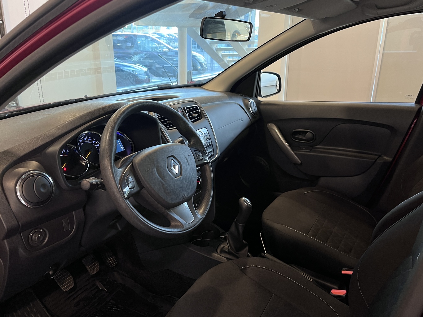 RENAULT SANDERO