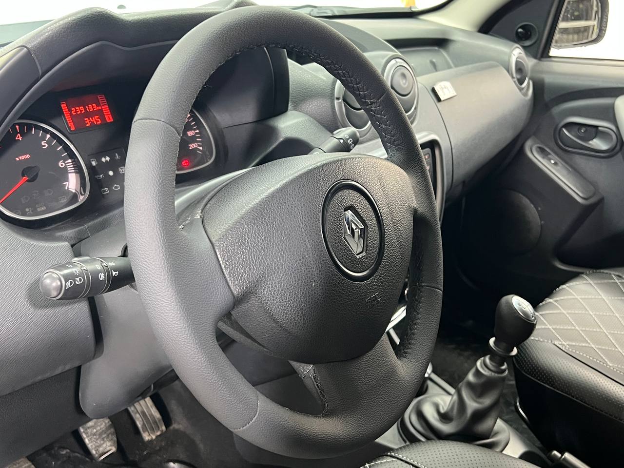 RENAULT DUSTER