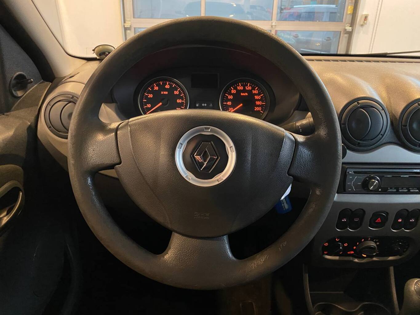 RENAULT LOGAN