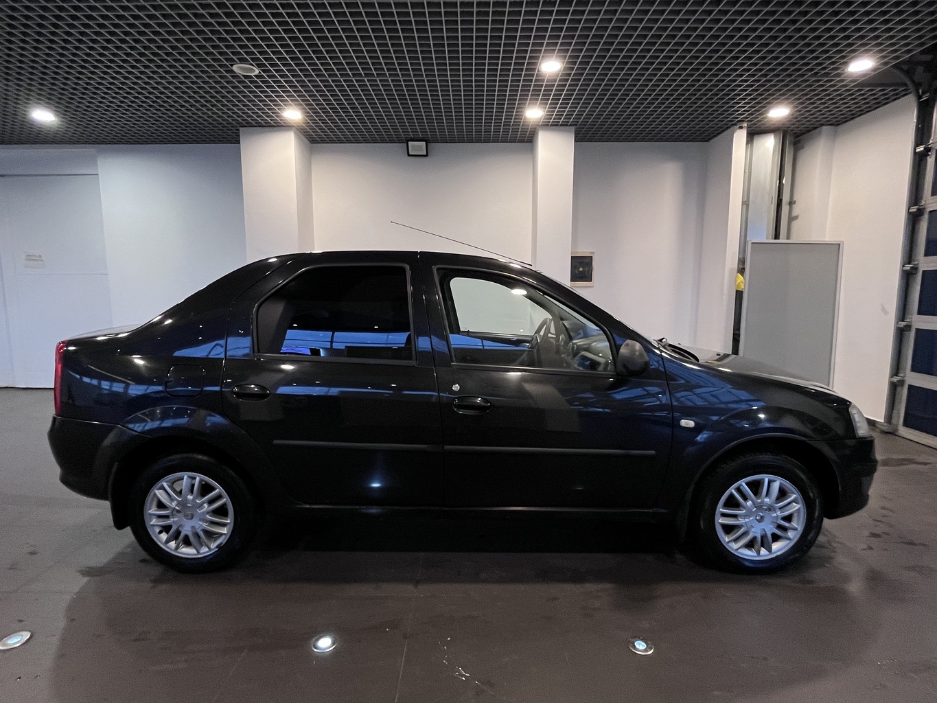 RENAULT LOGAN