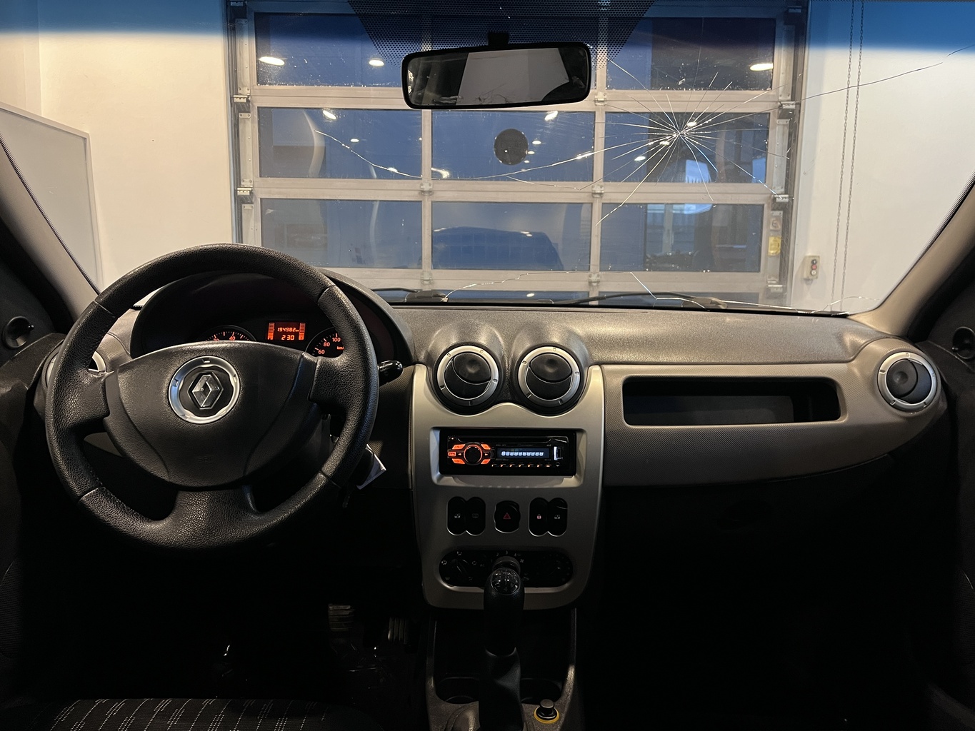 RENAULT LOGAN