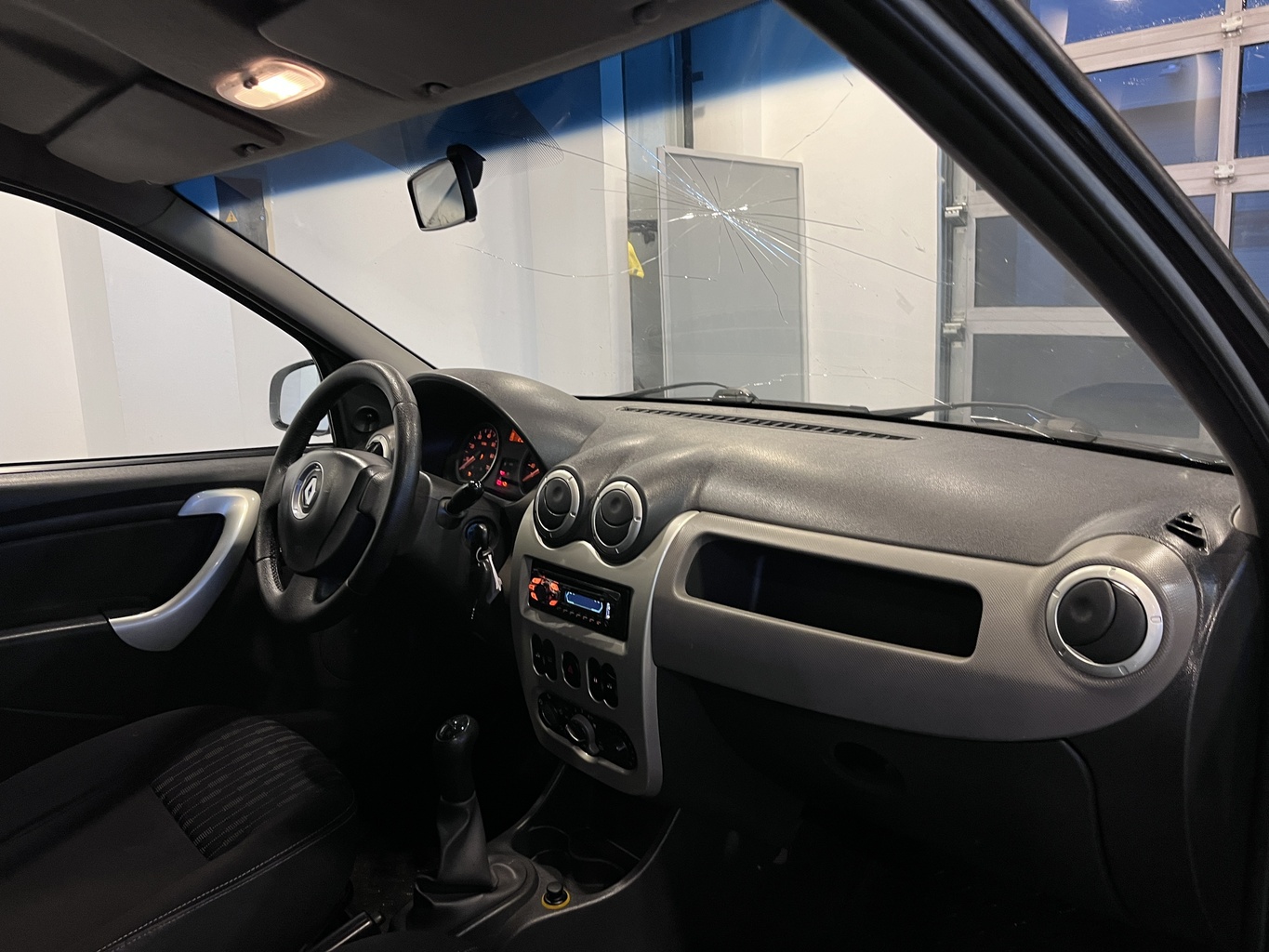 RENAULT LOGAN