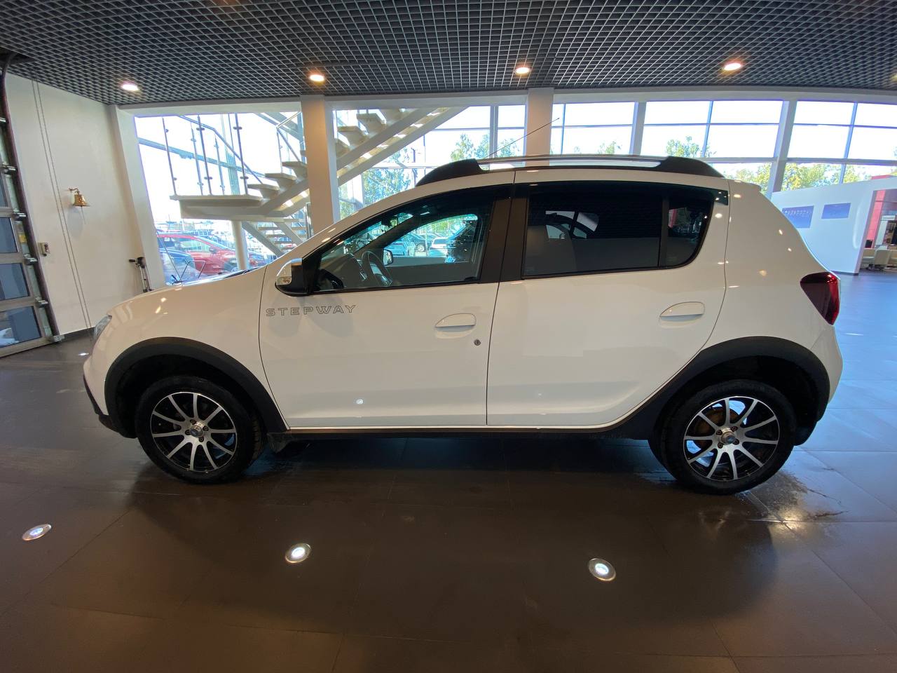 RENAULT SANDERO