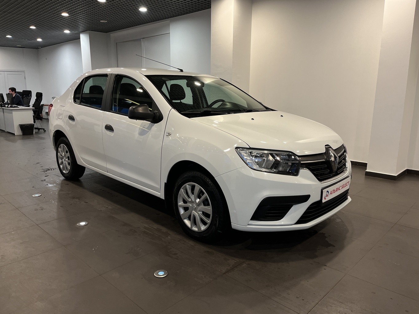 RENAULT LOGAN