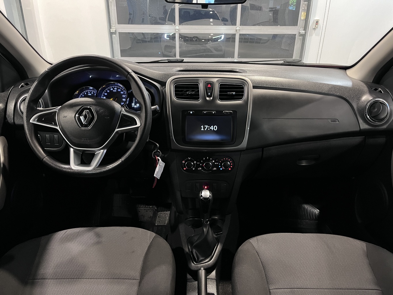 RENAULT LOGAN