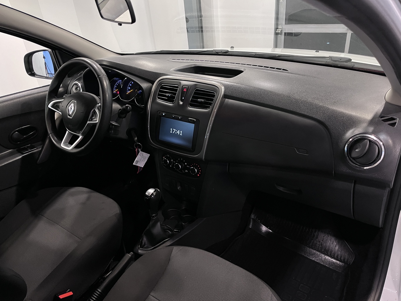 RENAULT LOGAN