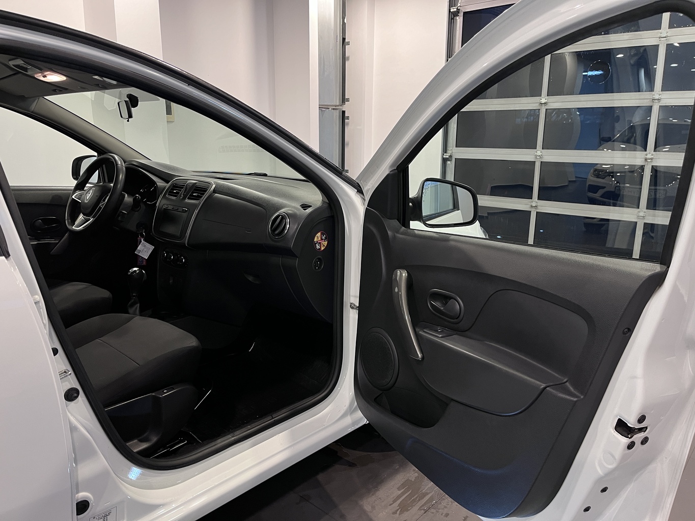 RENAULT LOGAN