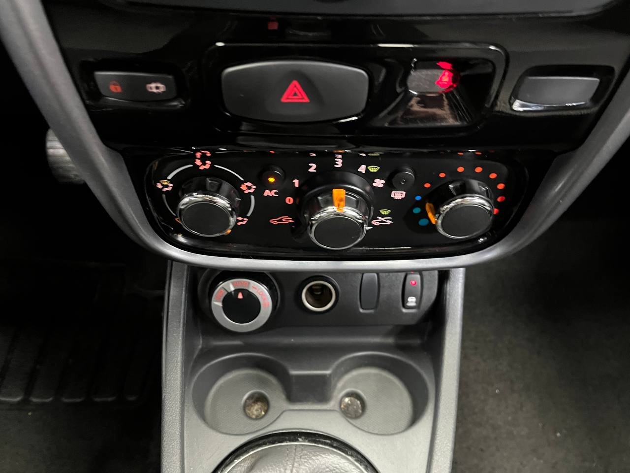 RENAULT DUSTER