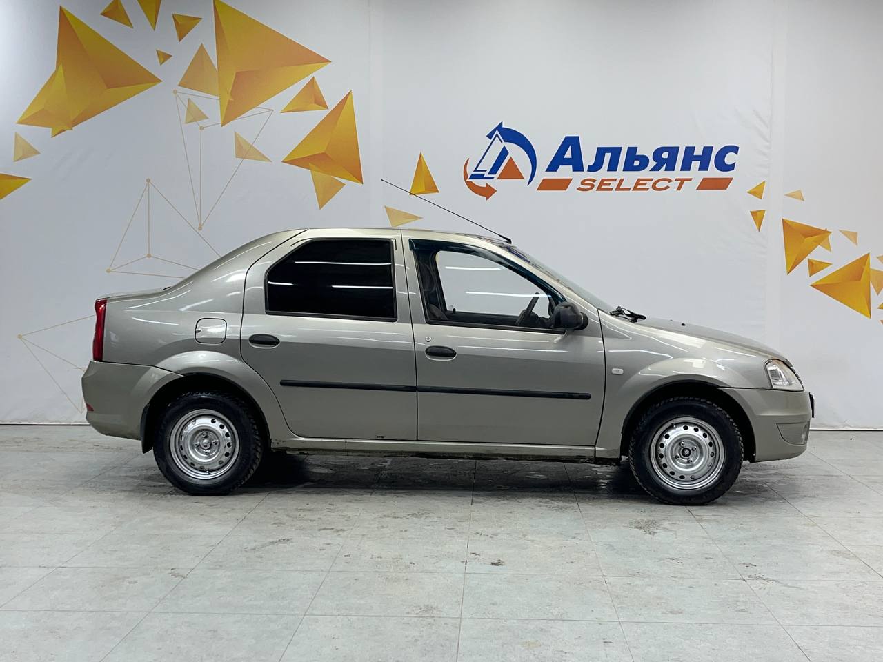 RENAULT LOGAN