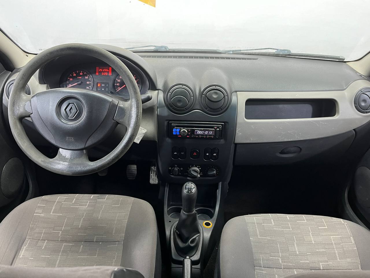 RENAULT LOGAN