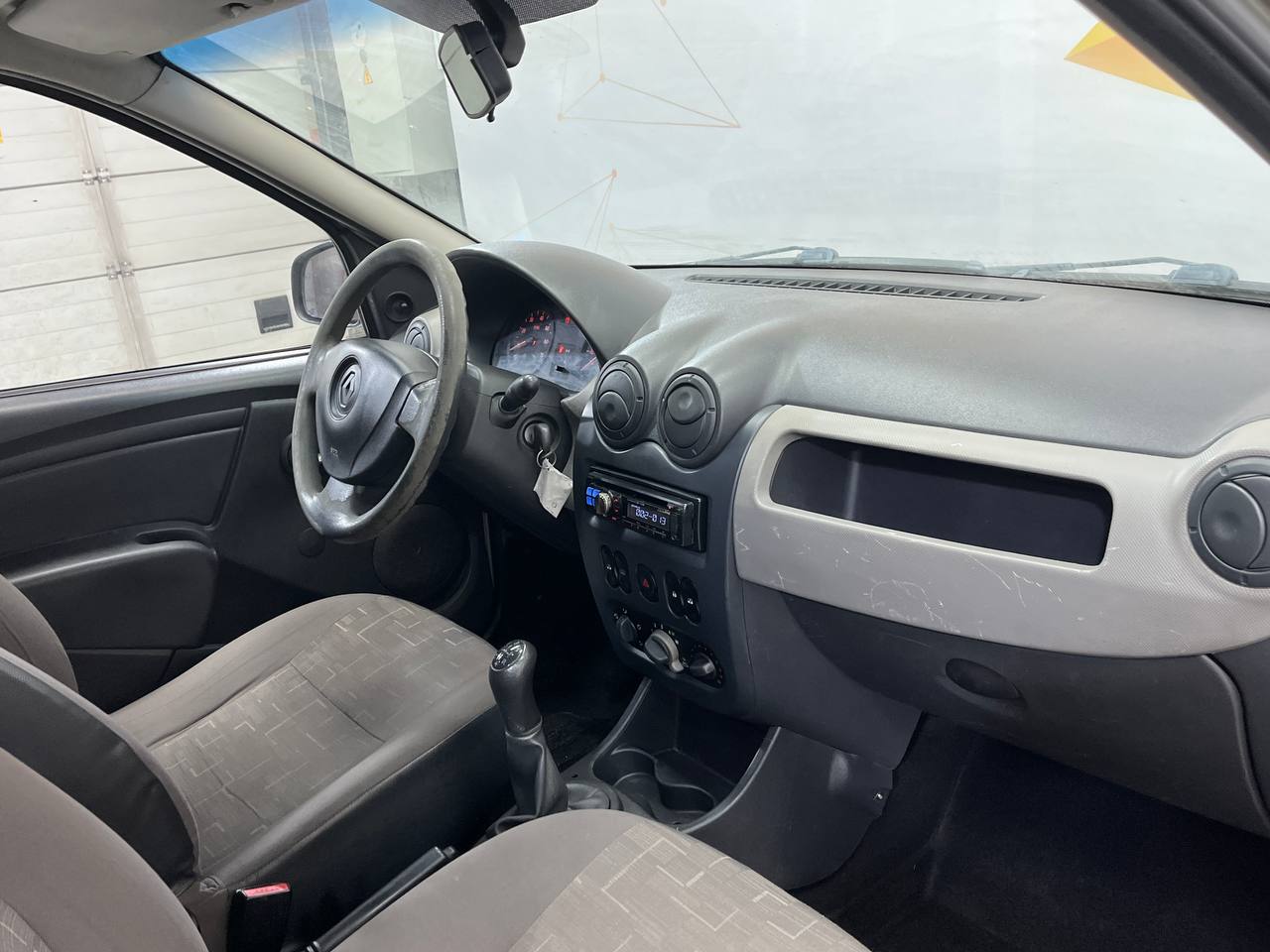 RENAULT LOGAN