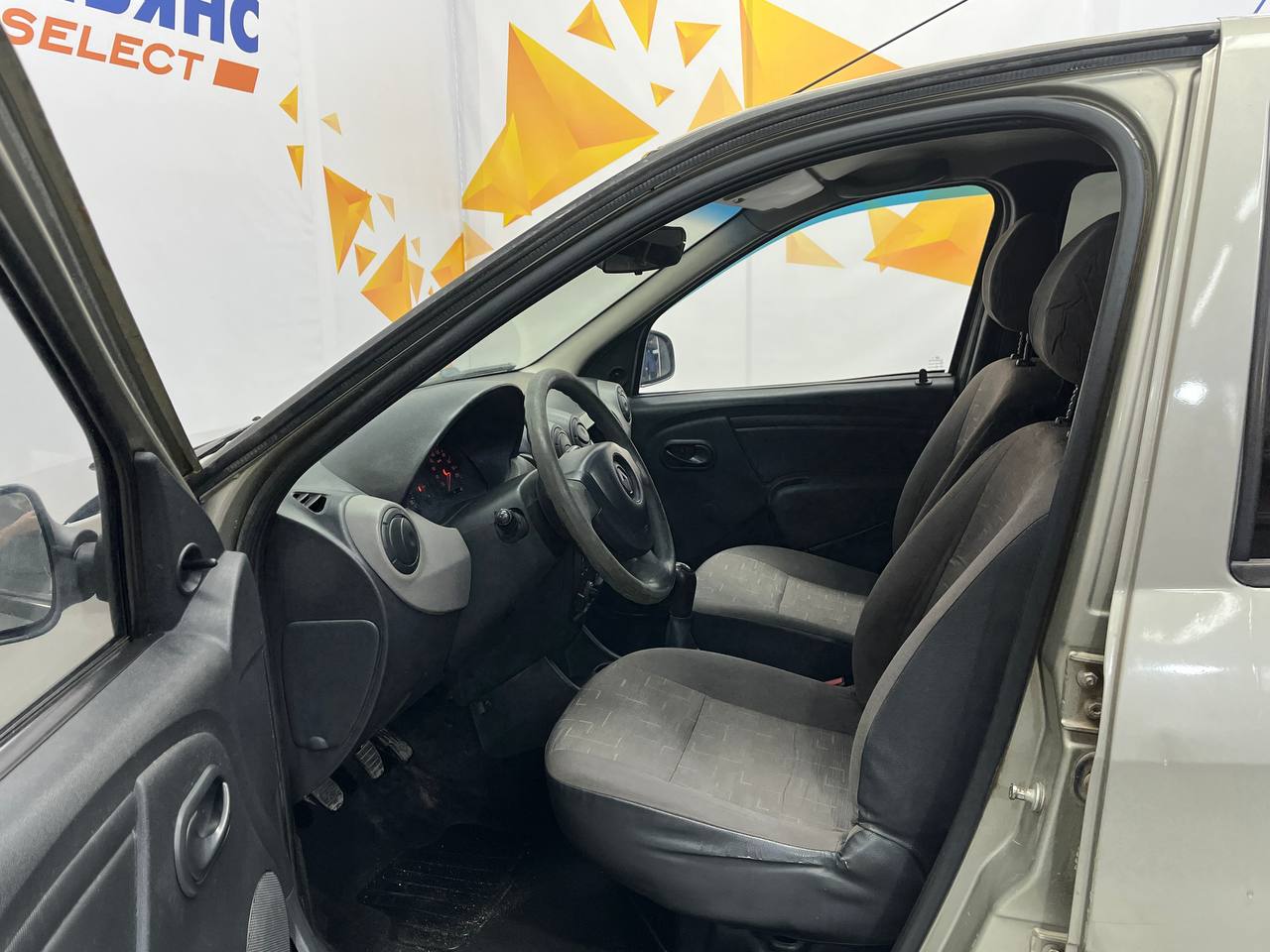 RENAULT LOGAN