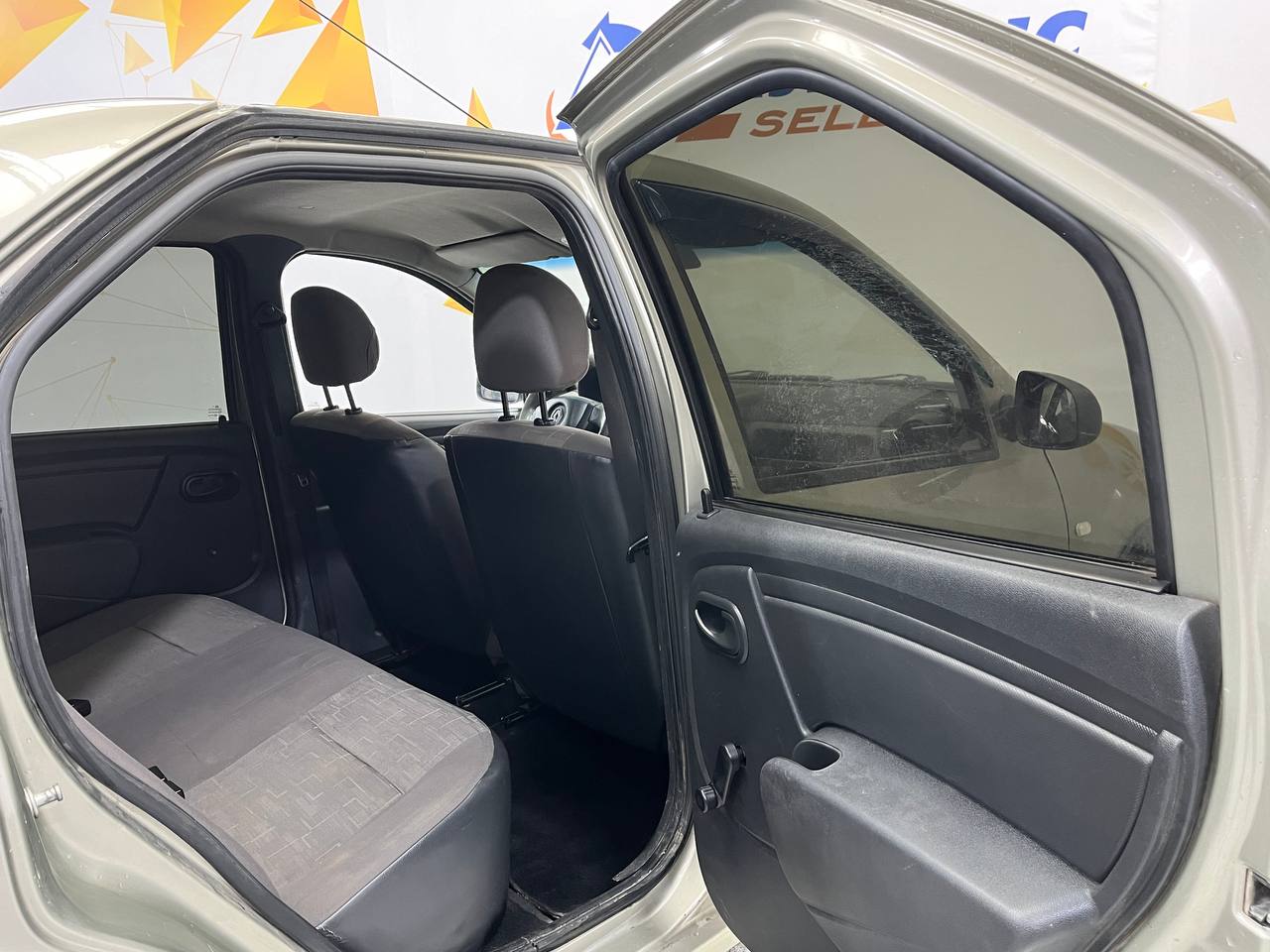 RENAULT LOGAN