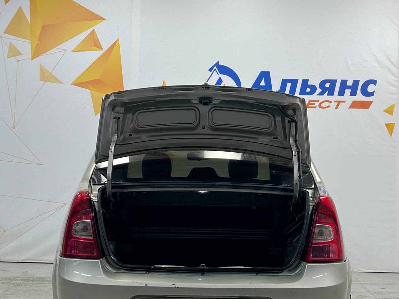 RENAULT LOGAN