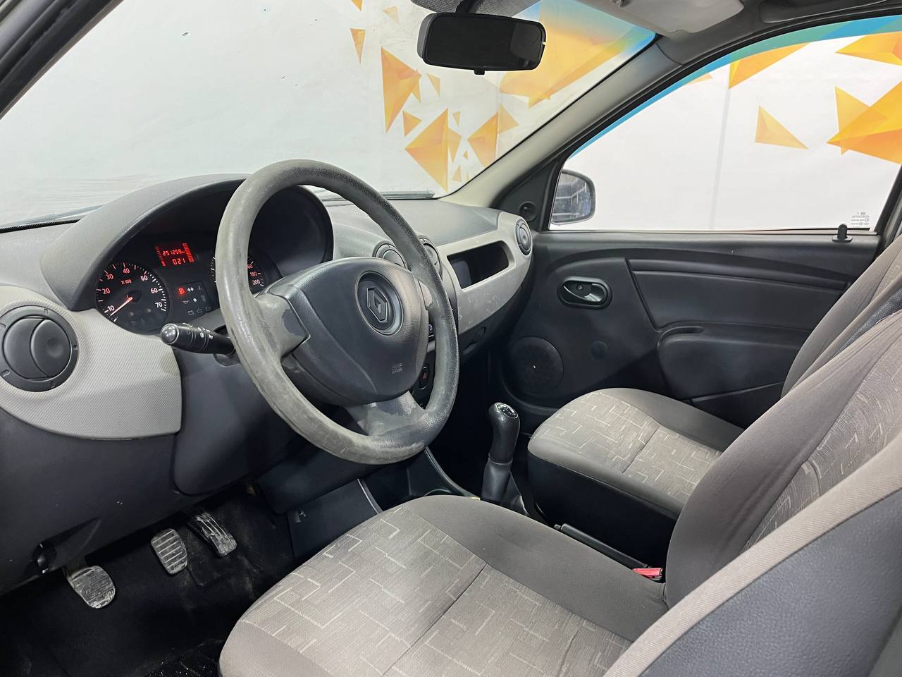 RENAULT LOGAN