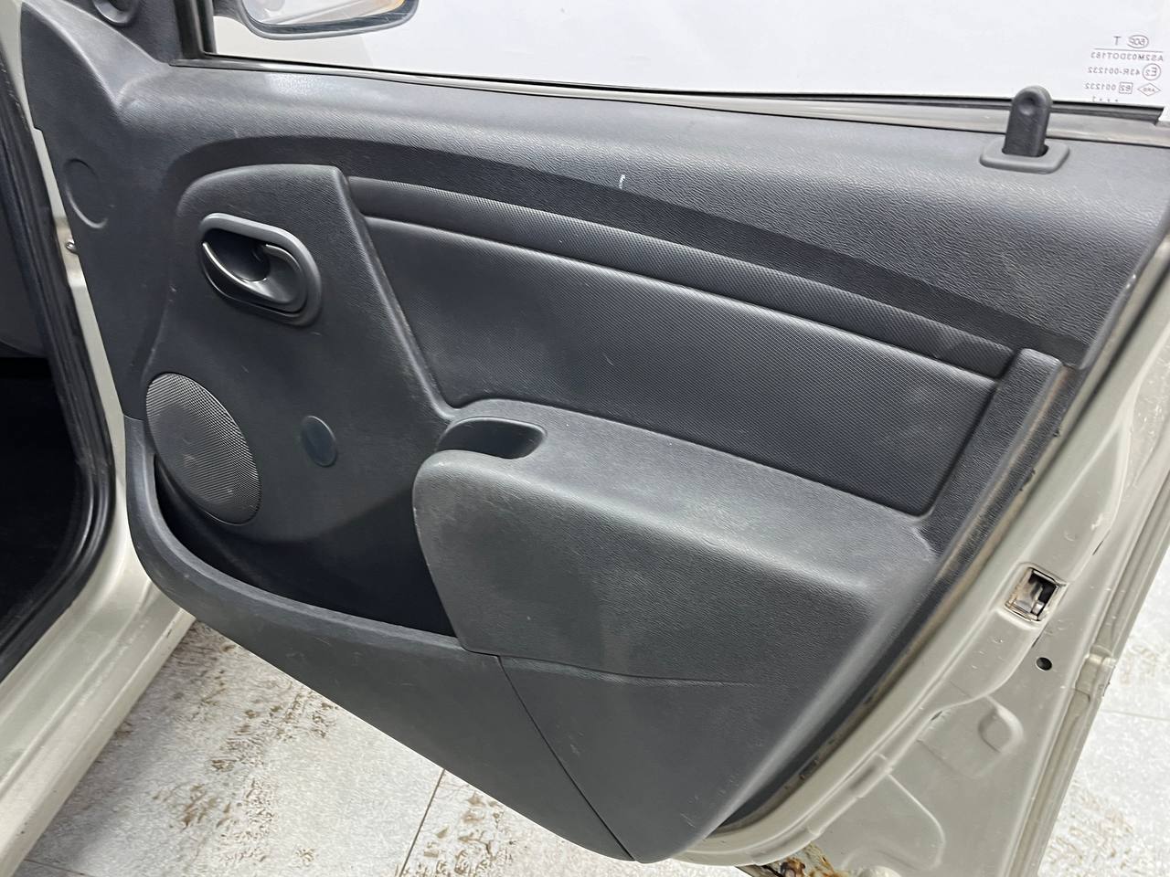 RENAULT LOGAN