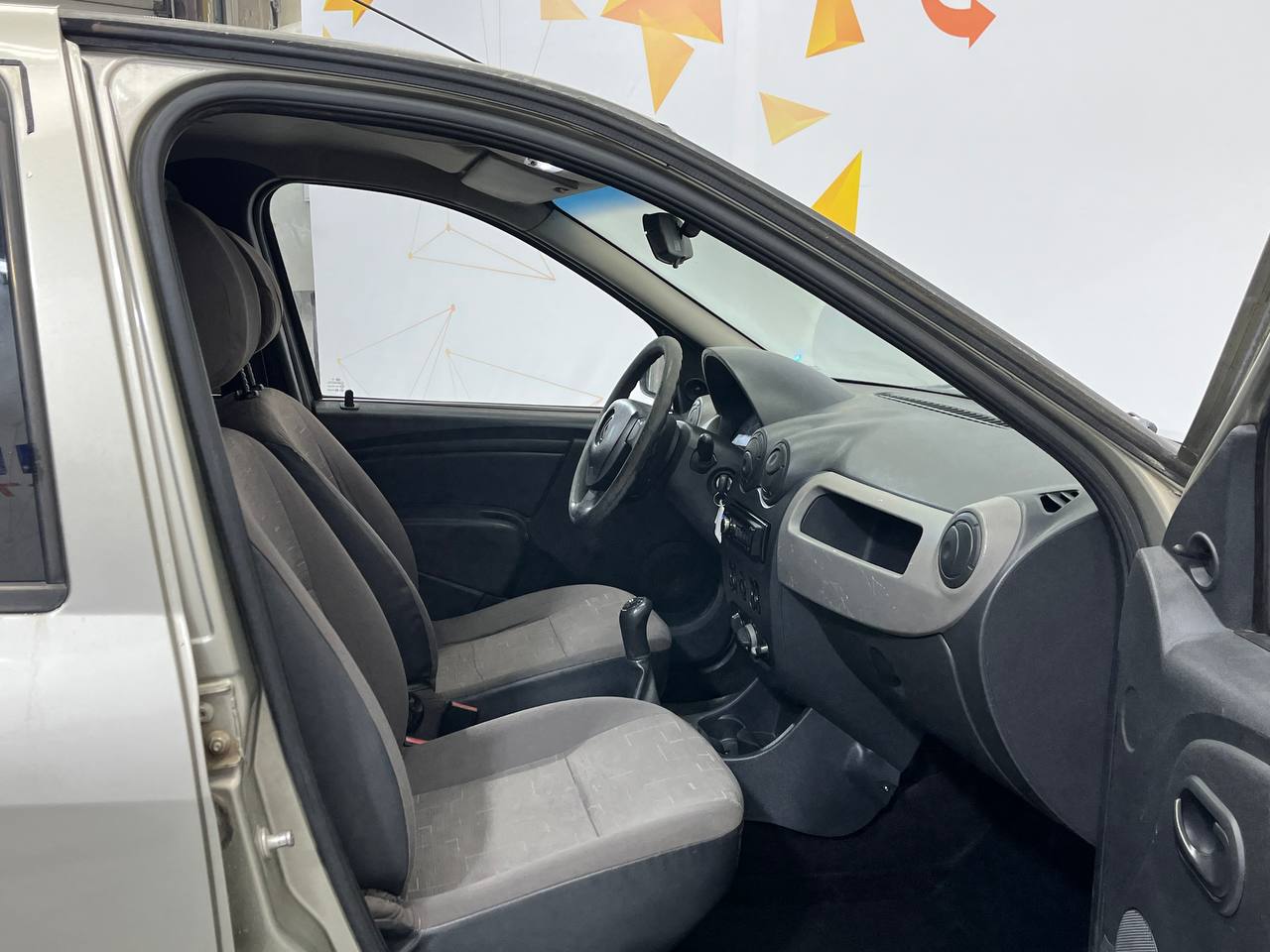RENAULT LOGAN