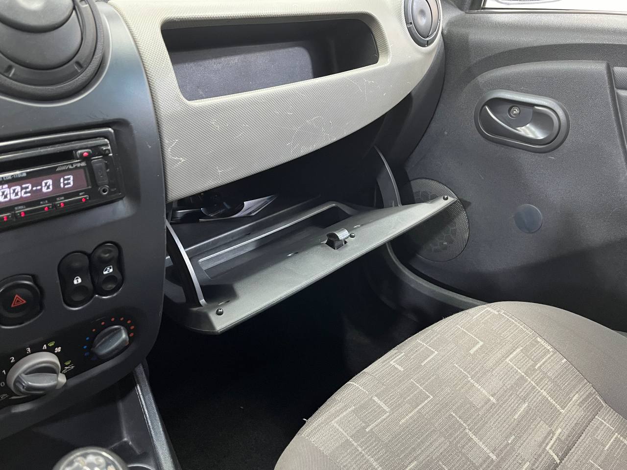 RENAULT LOGAN