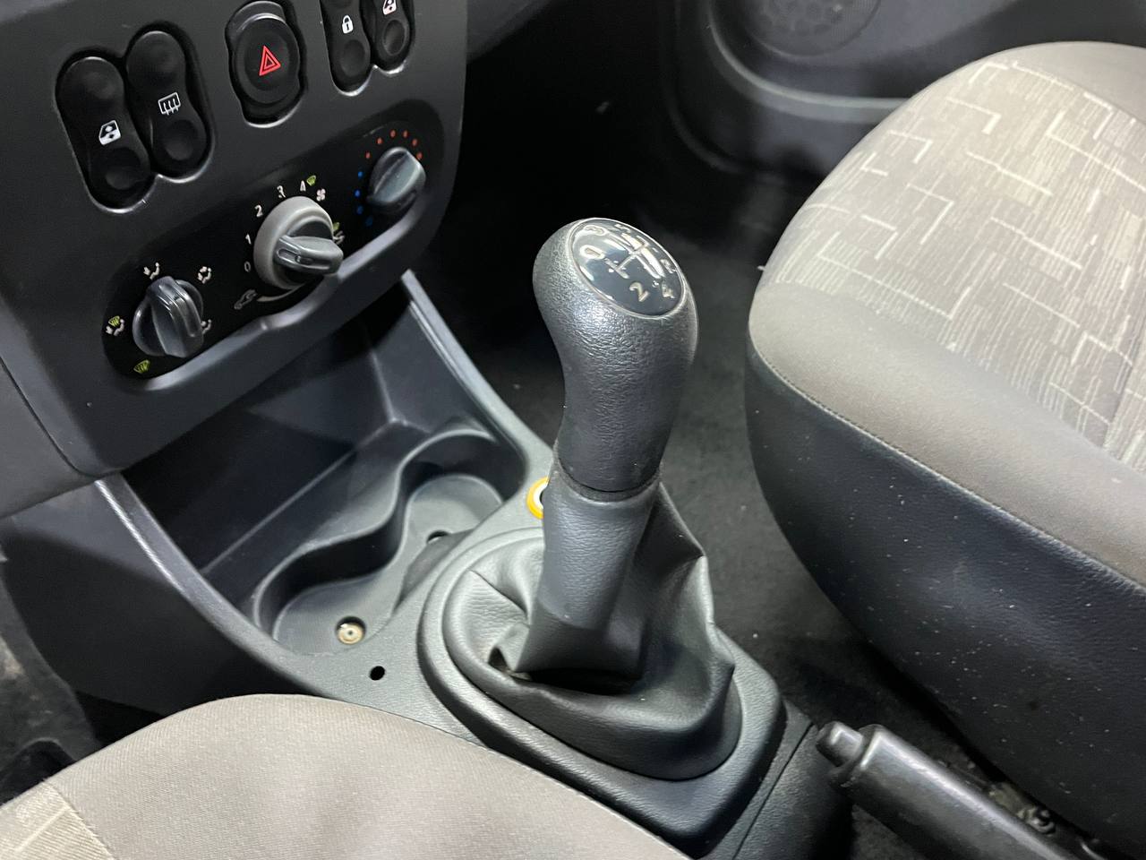 RENAULT LOGAN